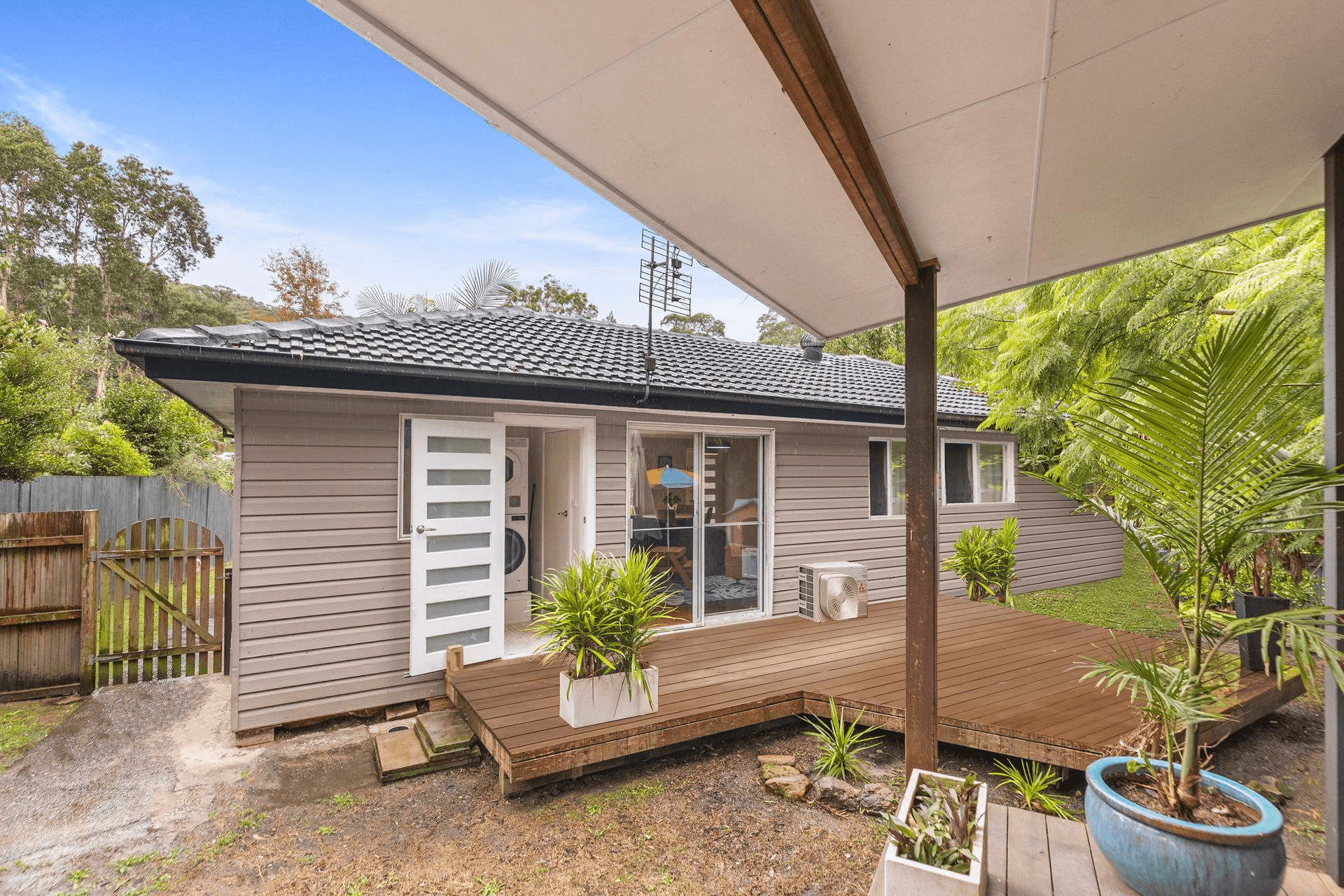 5 Daphne Close, Wyoming, NSW 2250