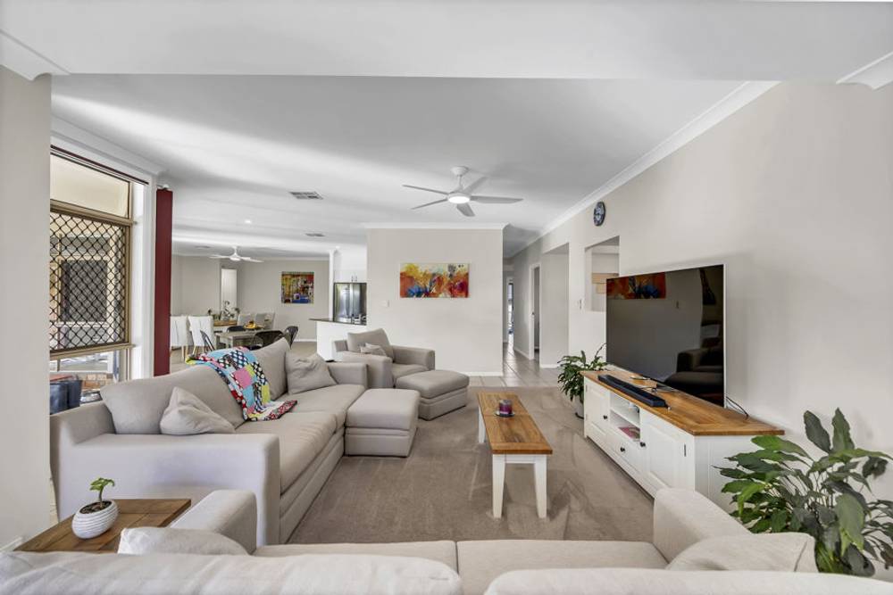 26 Newsky Court, DEEBING HEIGHTS, QLD 4306