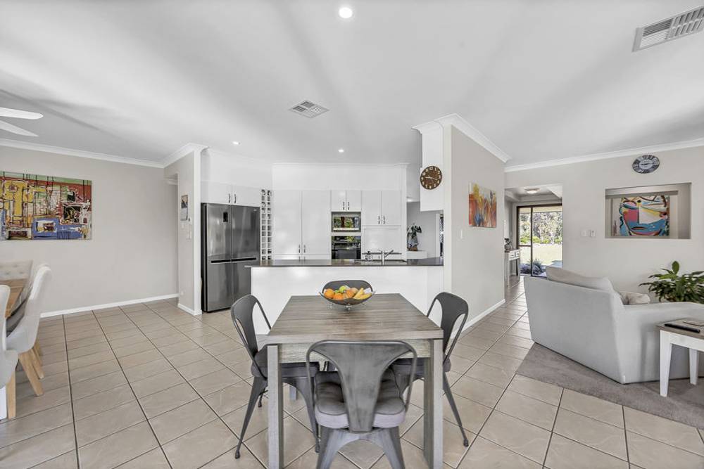 26 Newsky Court, DEEBING HEIGHTS, QLD 4306
