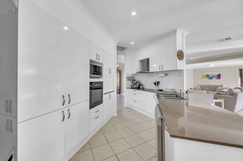 26 Newsky Court, DEEBING HEIGHTS, QLD 4306