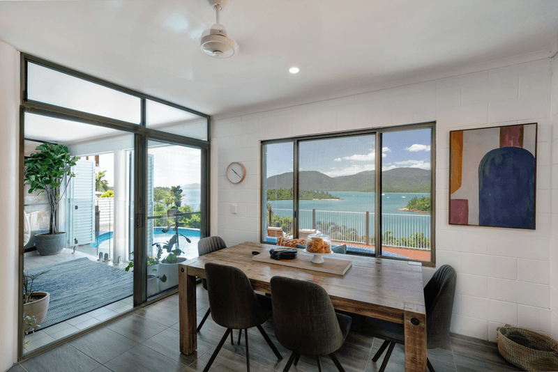 2 Shutehaven Close, SHUTE HARBOUR, QLD 4802