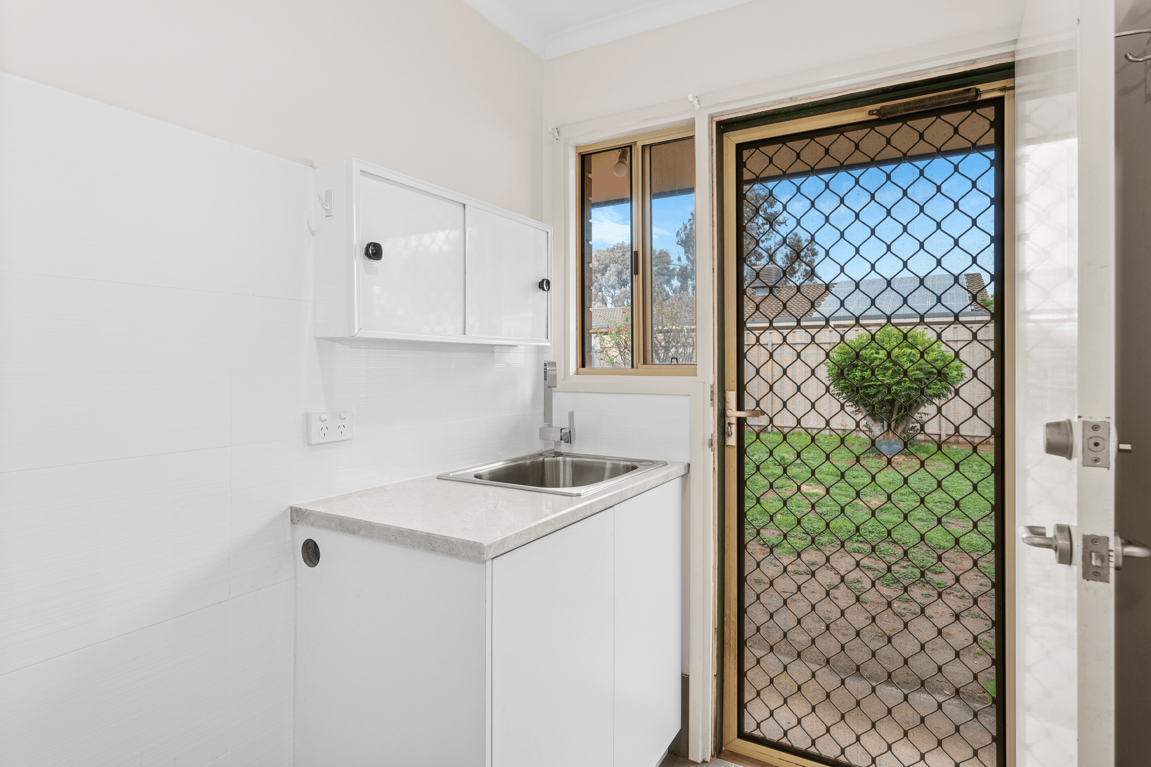 5 Burns Avenue, Pooraka, SA 5095