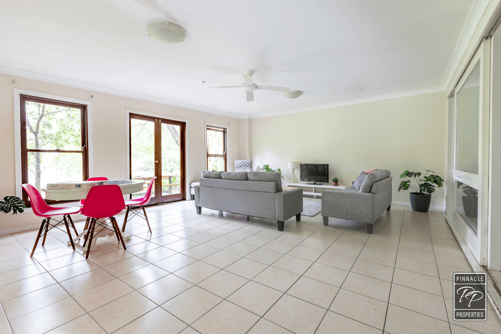 101 Kilkivan Avenue, Kenmore, QLD 4069