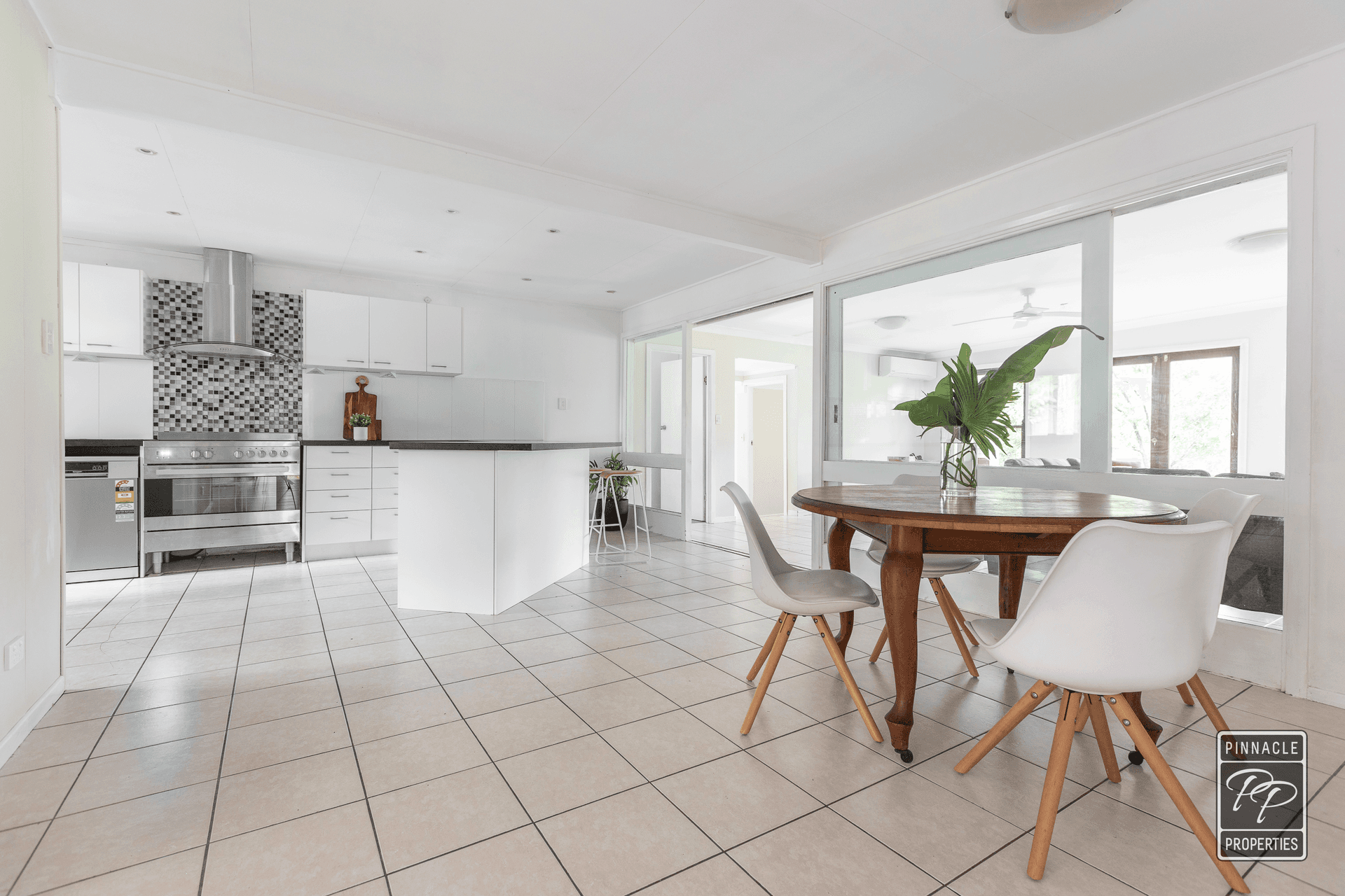 101 Kilkivan Avenue, Kenmore, QLD 4069