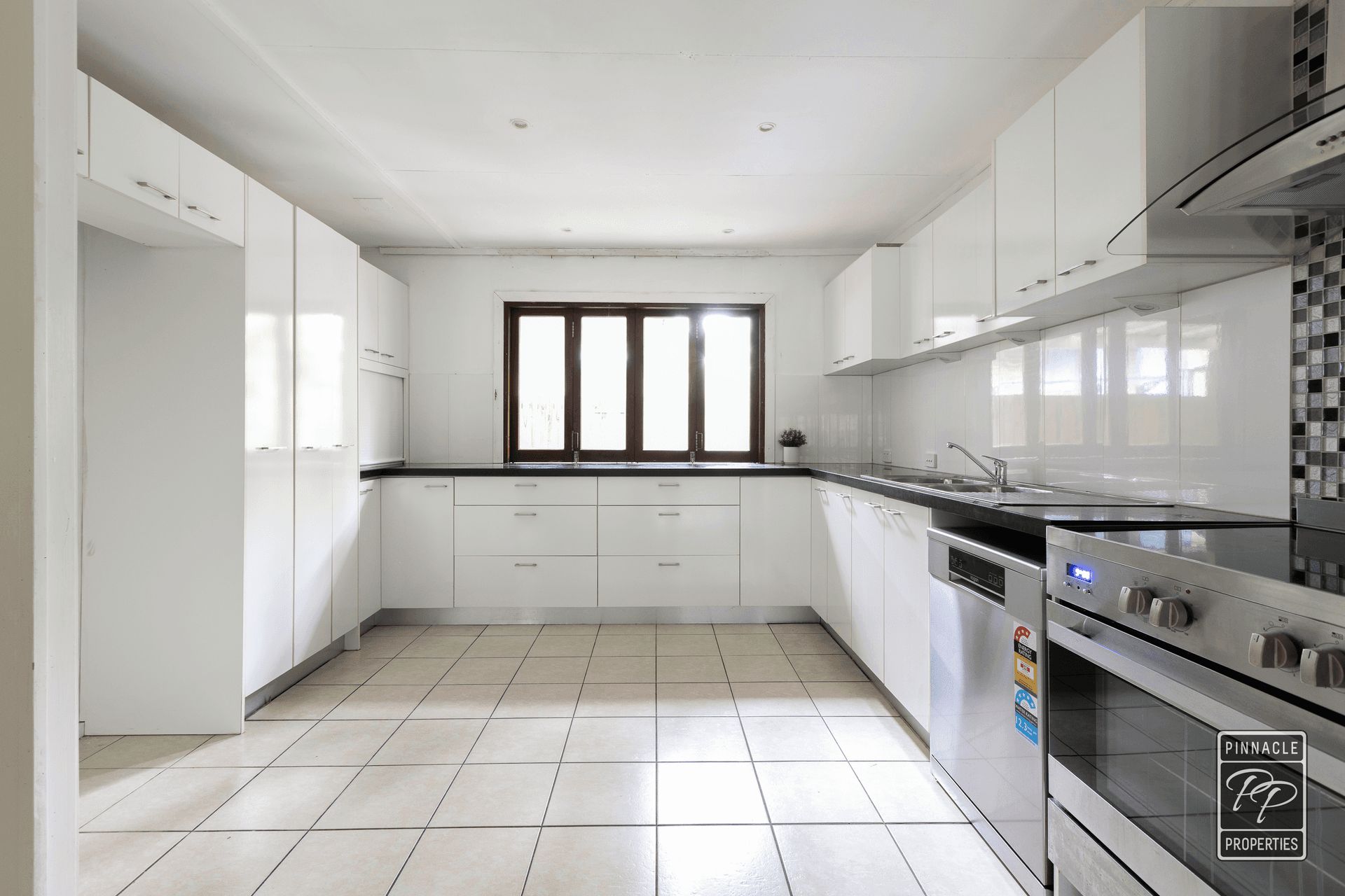 101 Kilkivan Avenue, Kenmore, QLD 4069