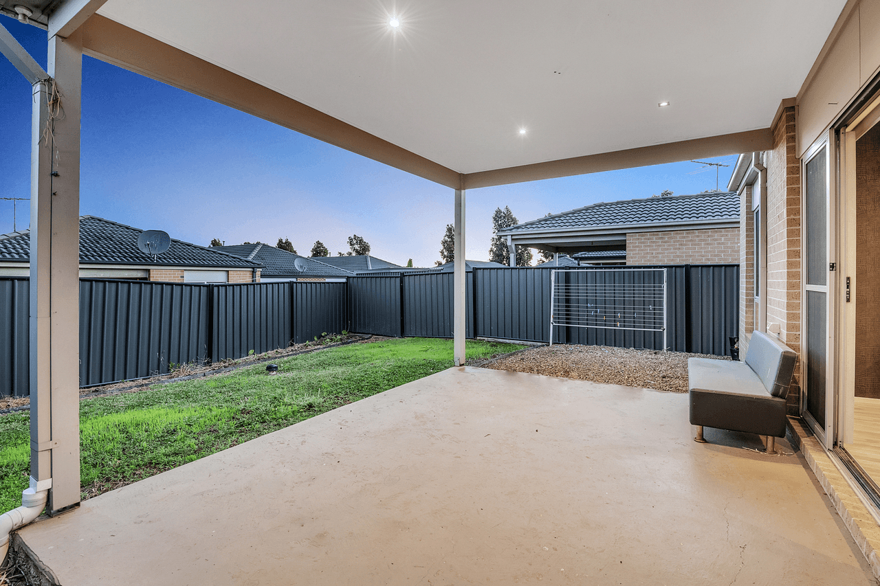 37 Kensley Circuit, Craigieburn, VIC 3064