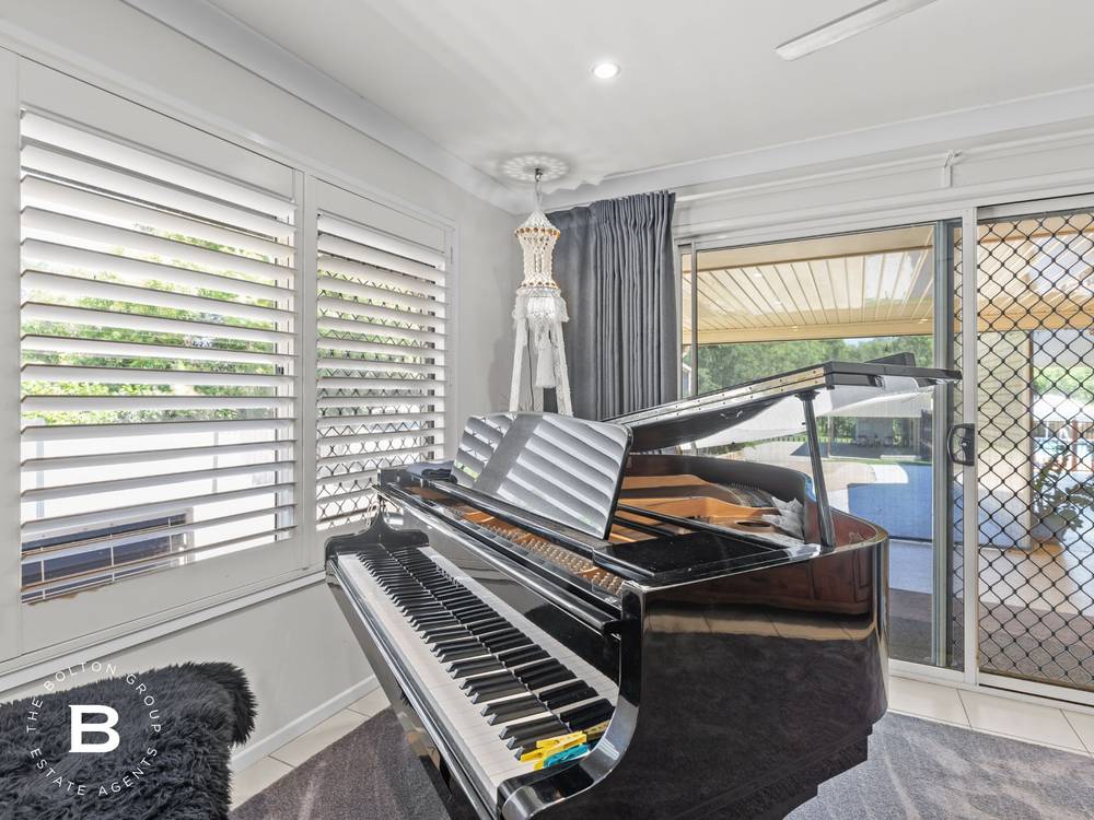 63 Carralluma Crescent, FERNVALE, QLD 4306