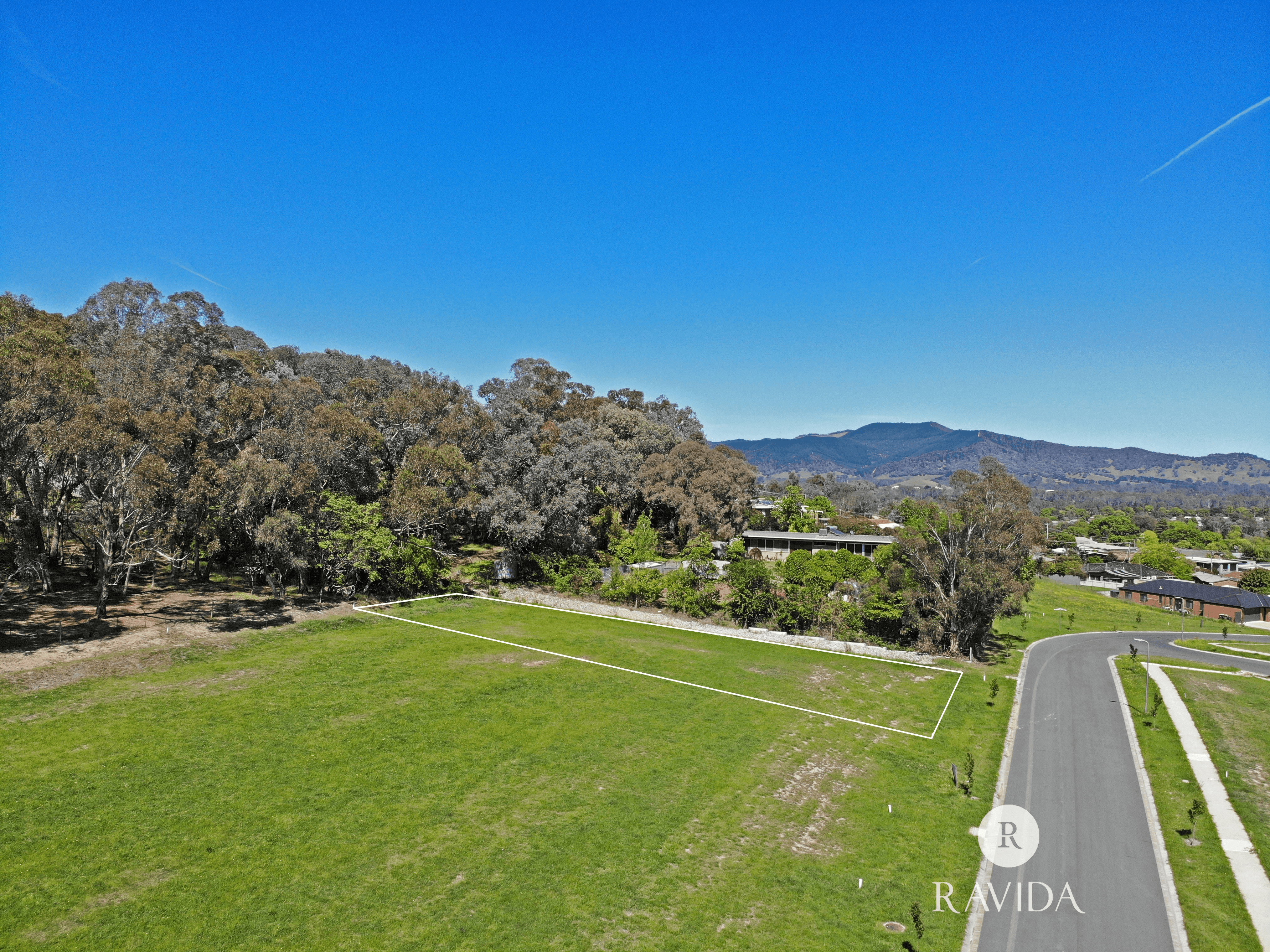 16 WASHINGTON PARADE, MYRTLEFORD, VIC 3737