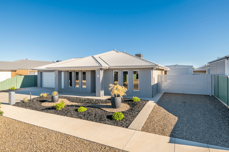 4 Cockatoo Crescent, Kialla, VIC 3631