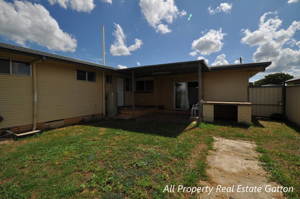 22 Victoria Street, FOREST HILL, QLD 4342