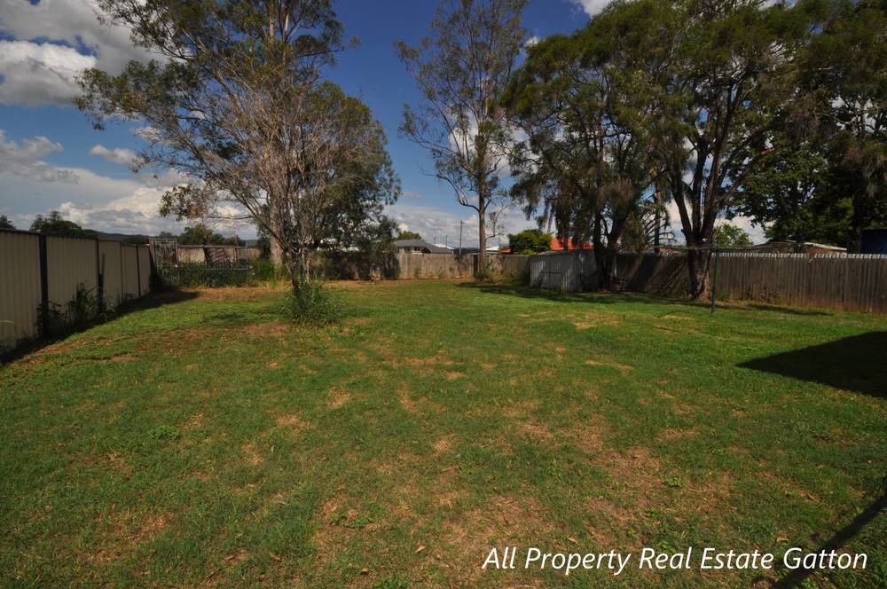 22 Victoria Street, FOREST HILL, QLD 4342