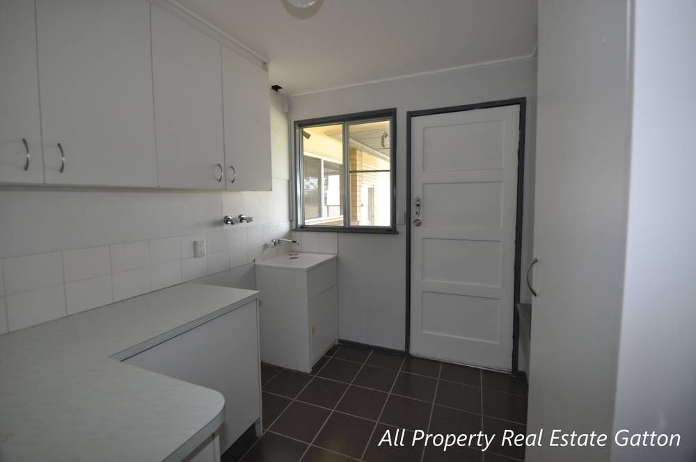 22 Victoria Street, FOREST HILL, QLD 4342