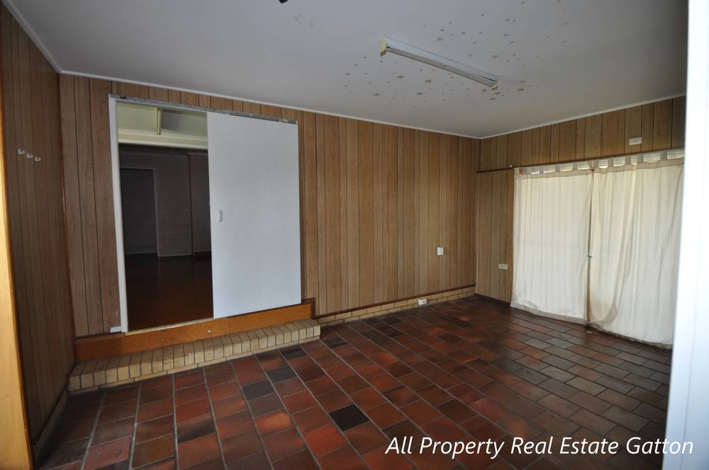 22 Victoria Street, FOREST HILL, QLD 4342