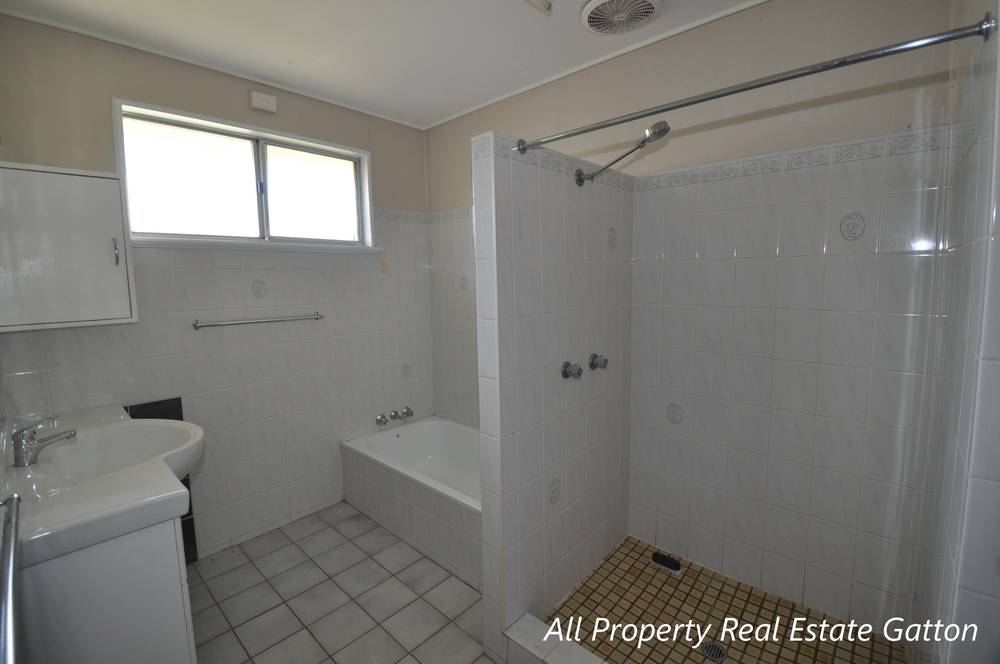 22 Victoria Street, FOREST HILL, QLD 4342