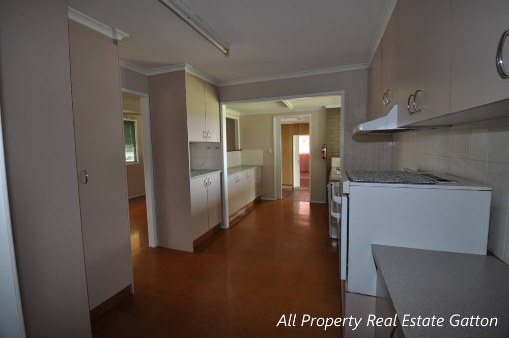 22 Victoria Street, FOREST HILL, QLD 4342