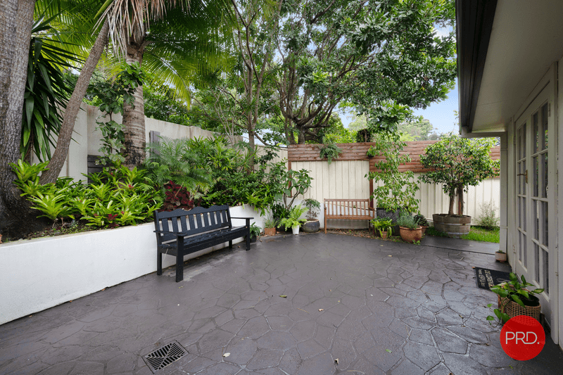 1 Fernleigh Avenue, KORORA, NSW 2450