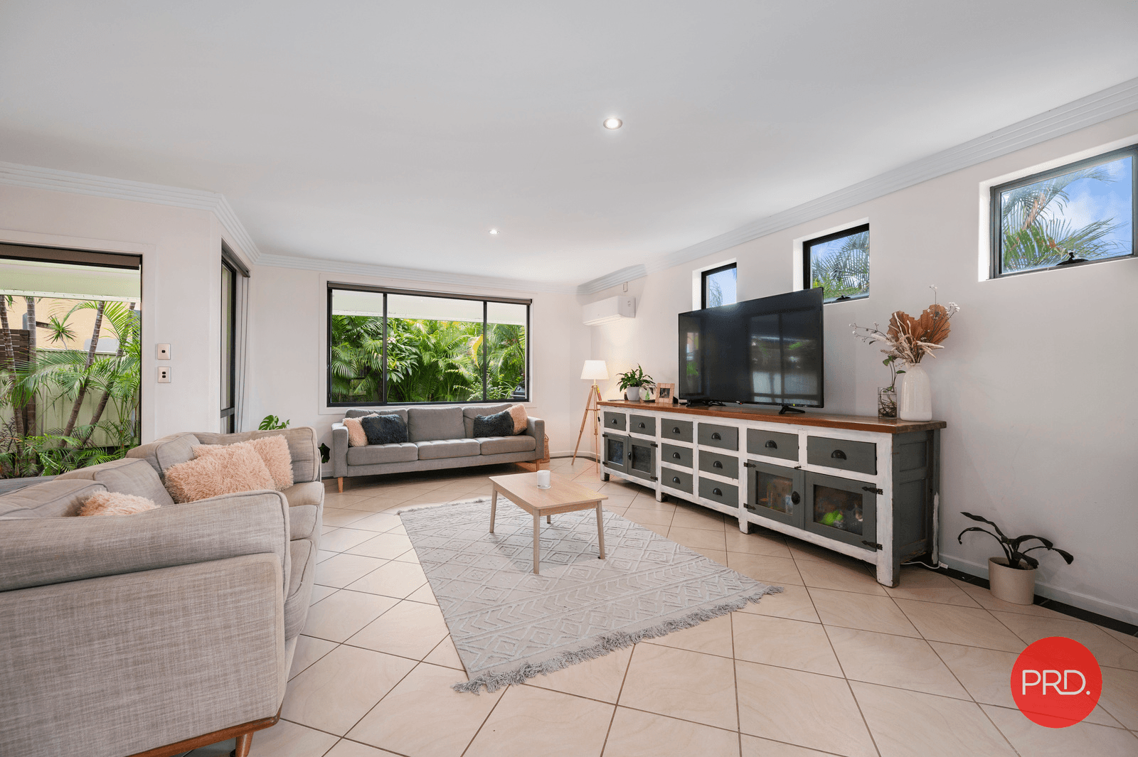 1 Fernleigh Avenue, KORORA, NSW 2450