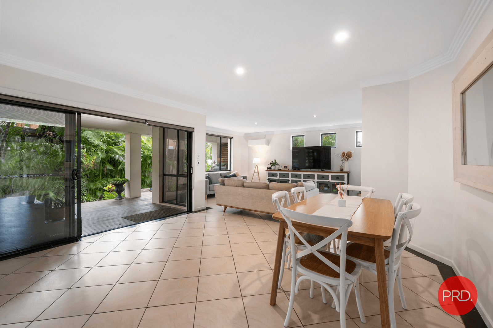 1 Fernleigh Avenue, KORORA, NSW 2450