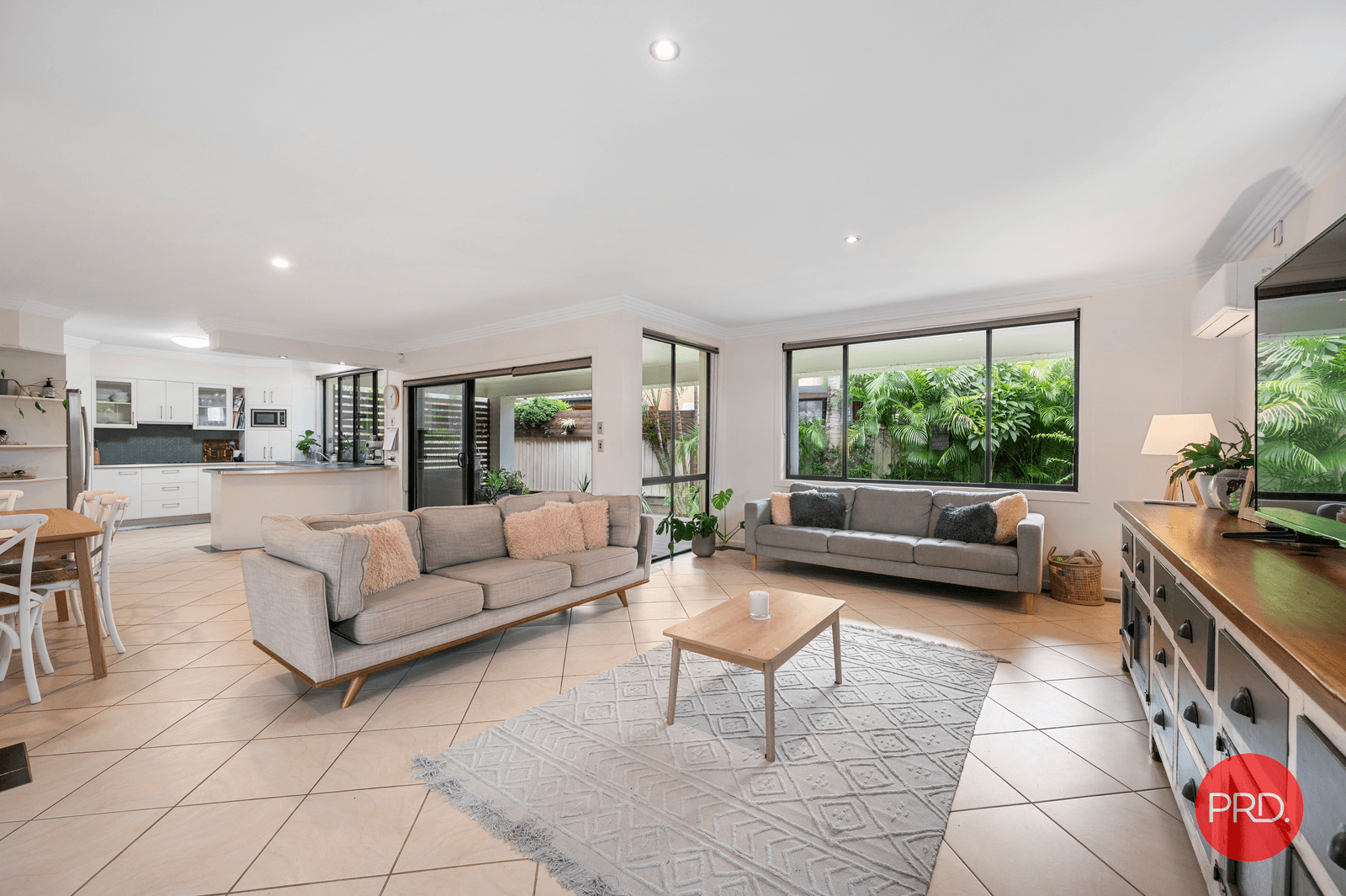 1 Fernleigh Avenue, KORORA, NSW 2450