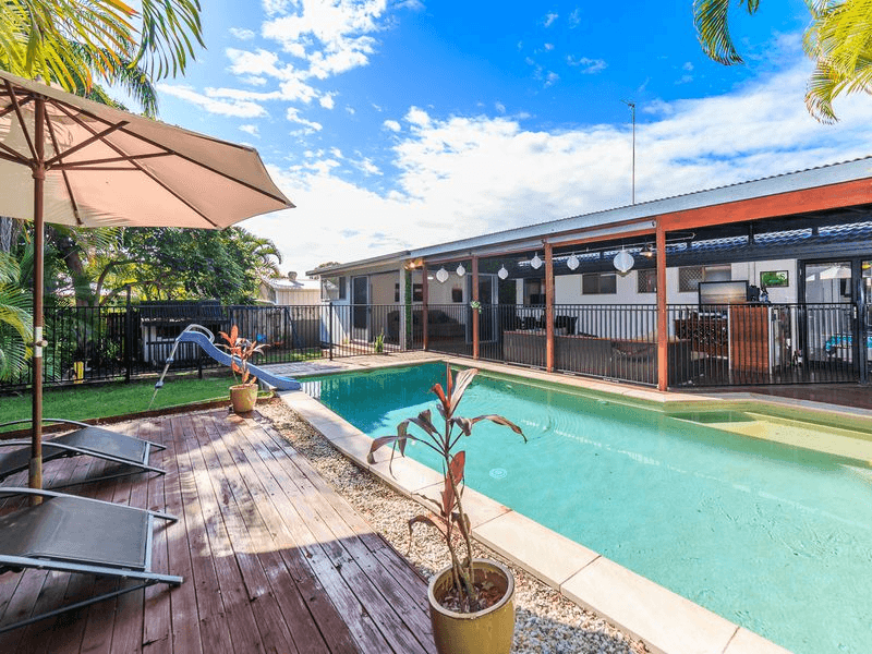 54 Lambros Drive, BENOWA, QLD 4217