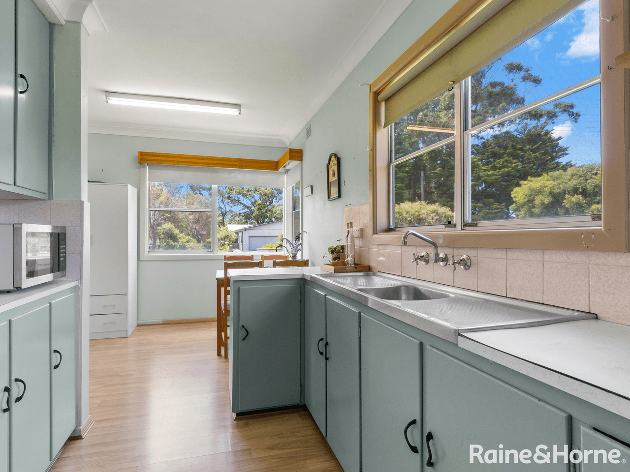 1 Centre Street, LAKE TABOURIE, NSW 2539