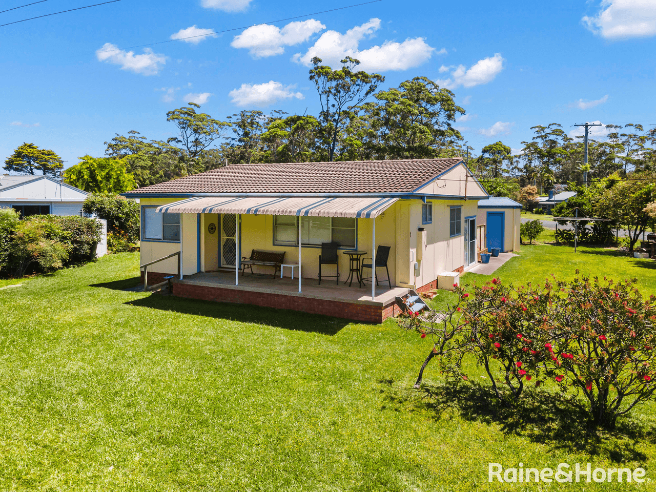 1 Centre Street, LAKE TABOURIE, NSW 2539