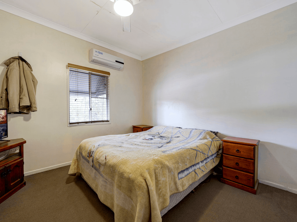 27 Elizabeth Street, ESK, QLD 4312