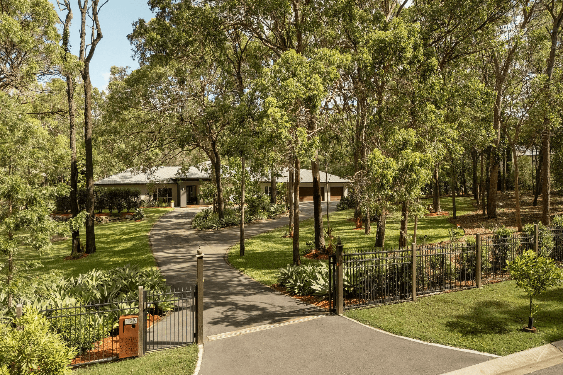 129 Charleton Street, Chandler, QLD 4155
