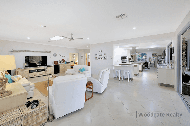 6 Rose Ct, Woodgate, QLD 4660