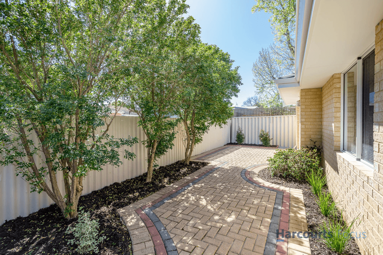 2/12 Montes Square, RIVERTON, WA 6148