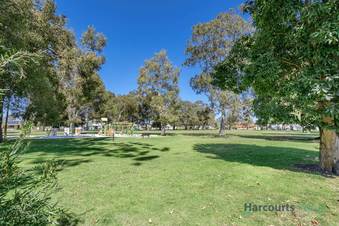 2/12 Montes Square, RIVERTON, WA 6148