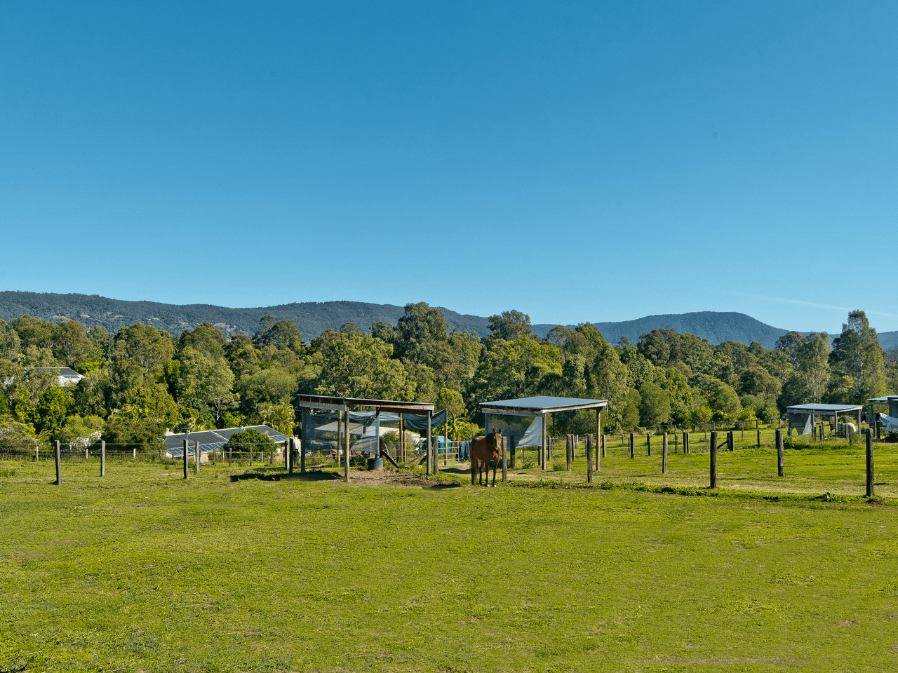 1 Richards Road, CAMP MOUNTAIN, QLD 4520