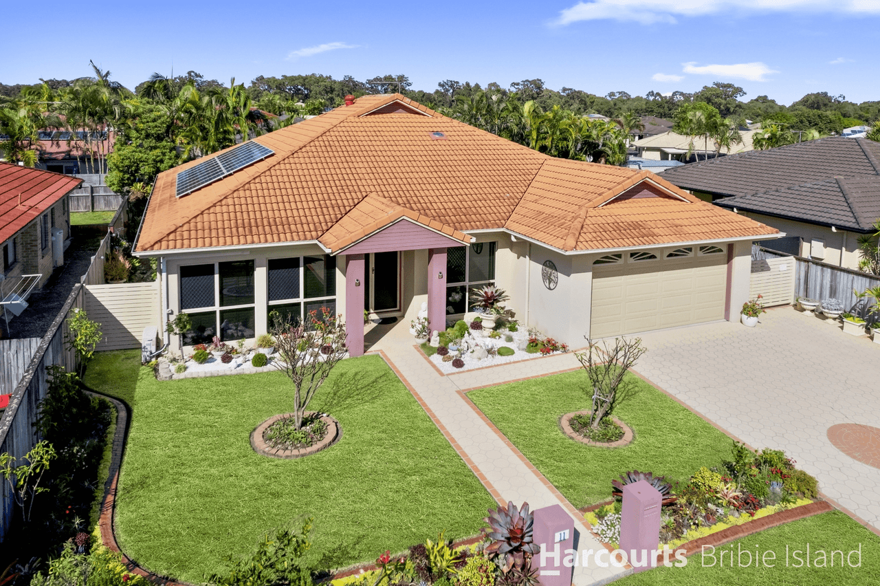 11 Bilinga Court, SANDSTONE POINT, QLD 4511