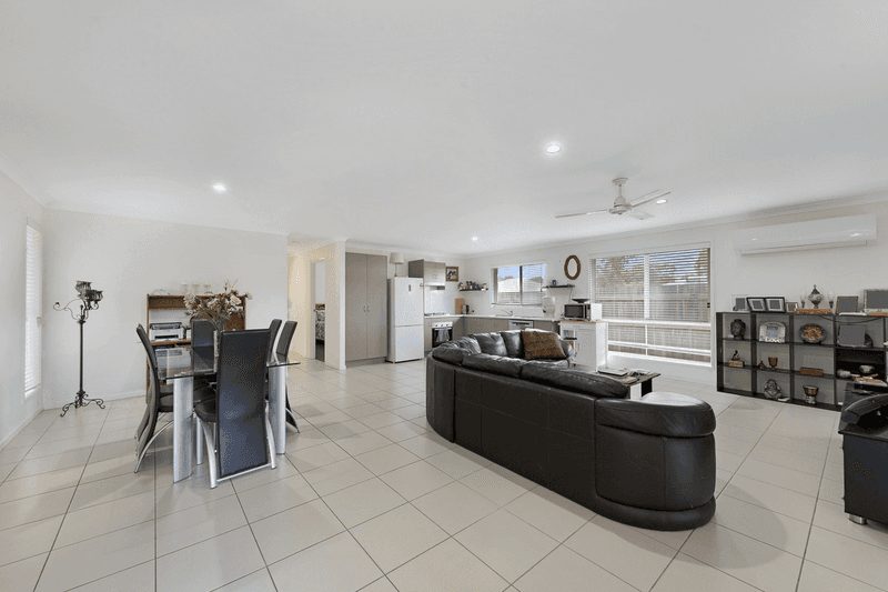 8 Regency Road, MOORE PARK BEACH, QLD 4670