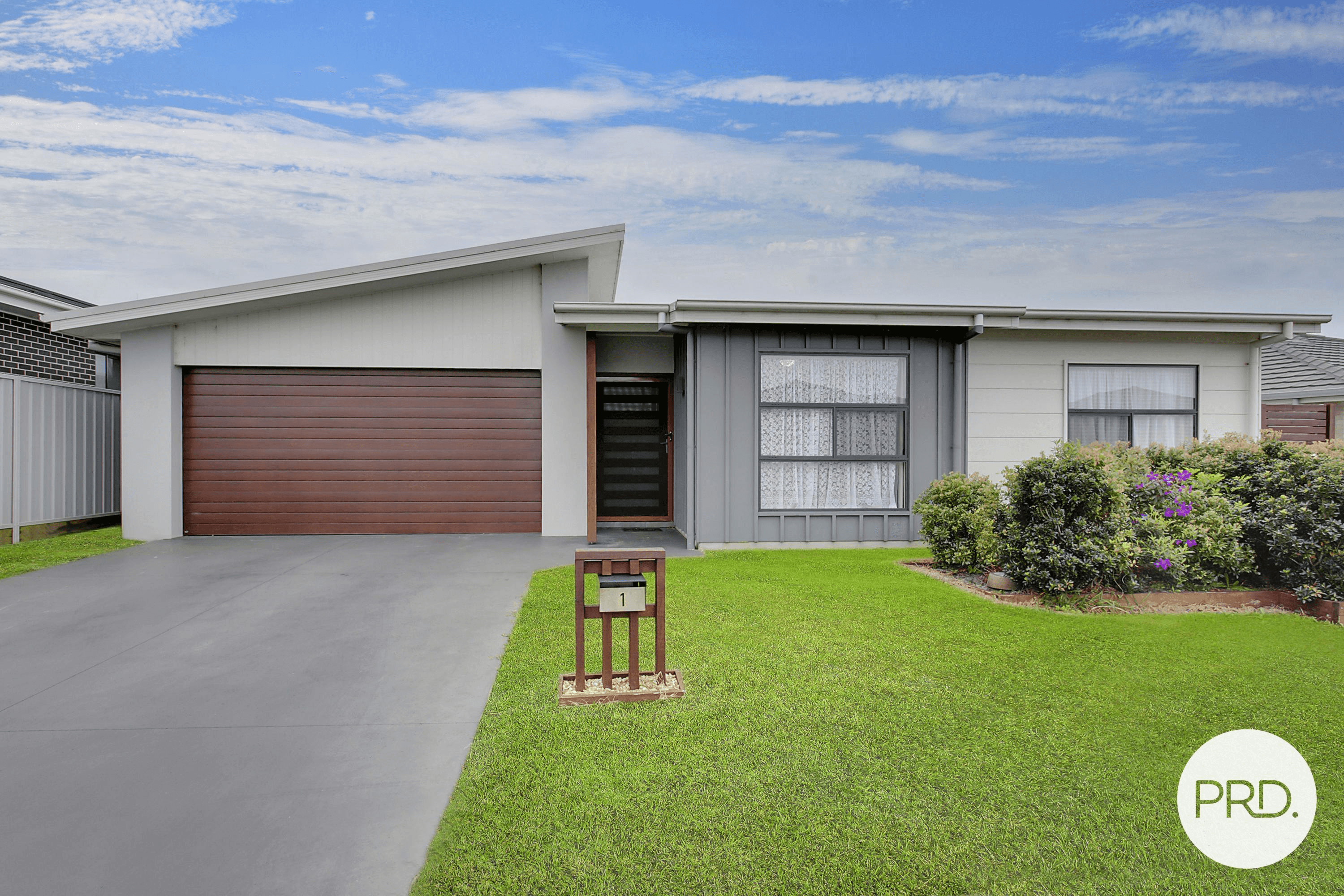 1 Borrowdale Avenue, DUNBOGAN, NSW 2443