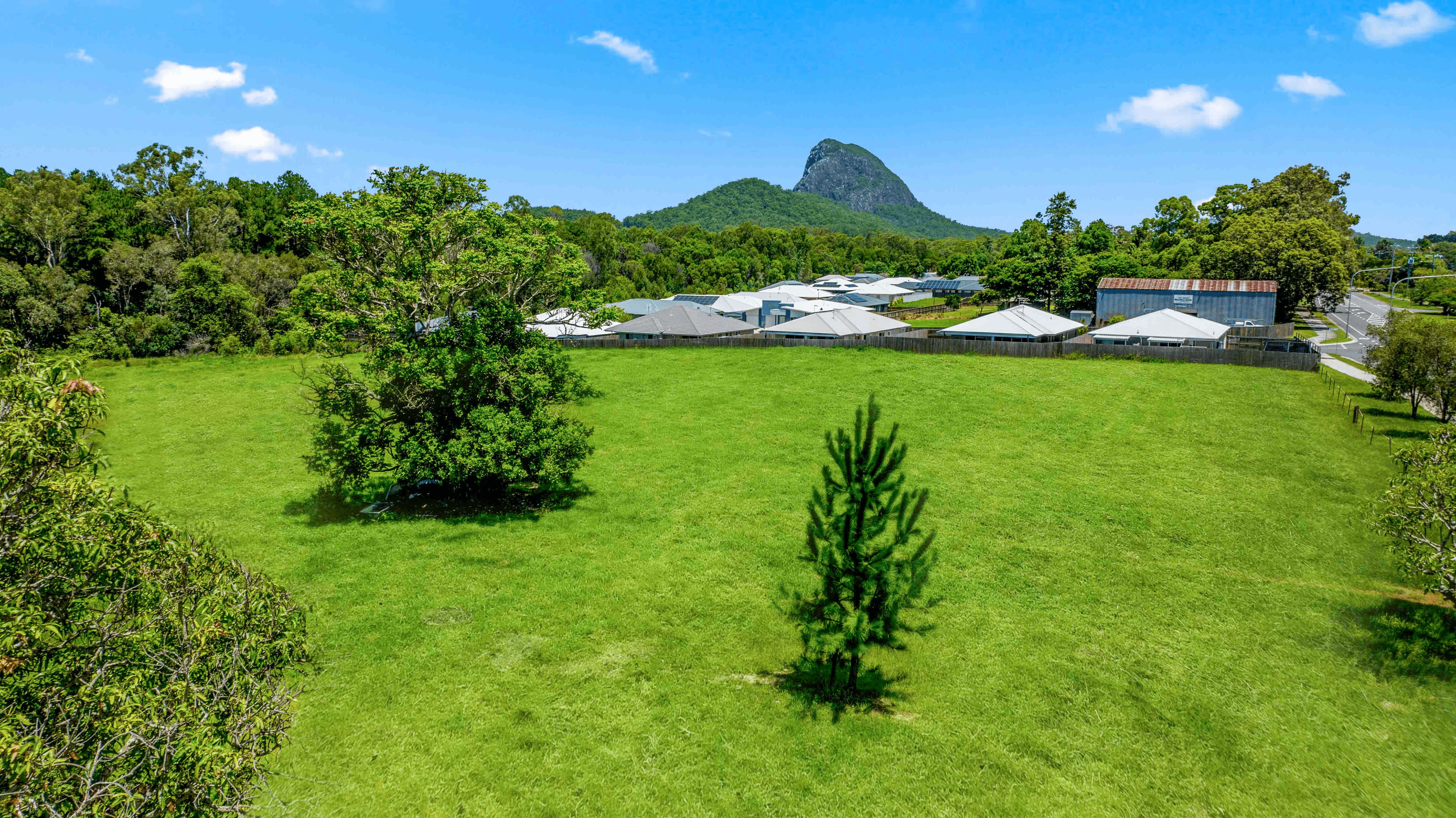19 Coonowrin Road, GLASS HOUSE MOUNTAINS, QLD 4518