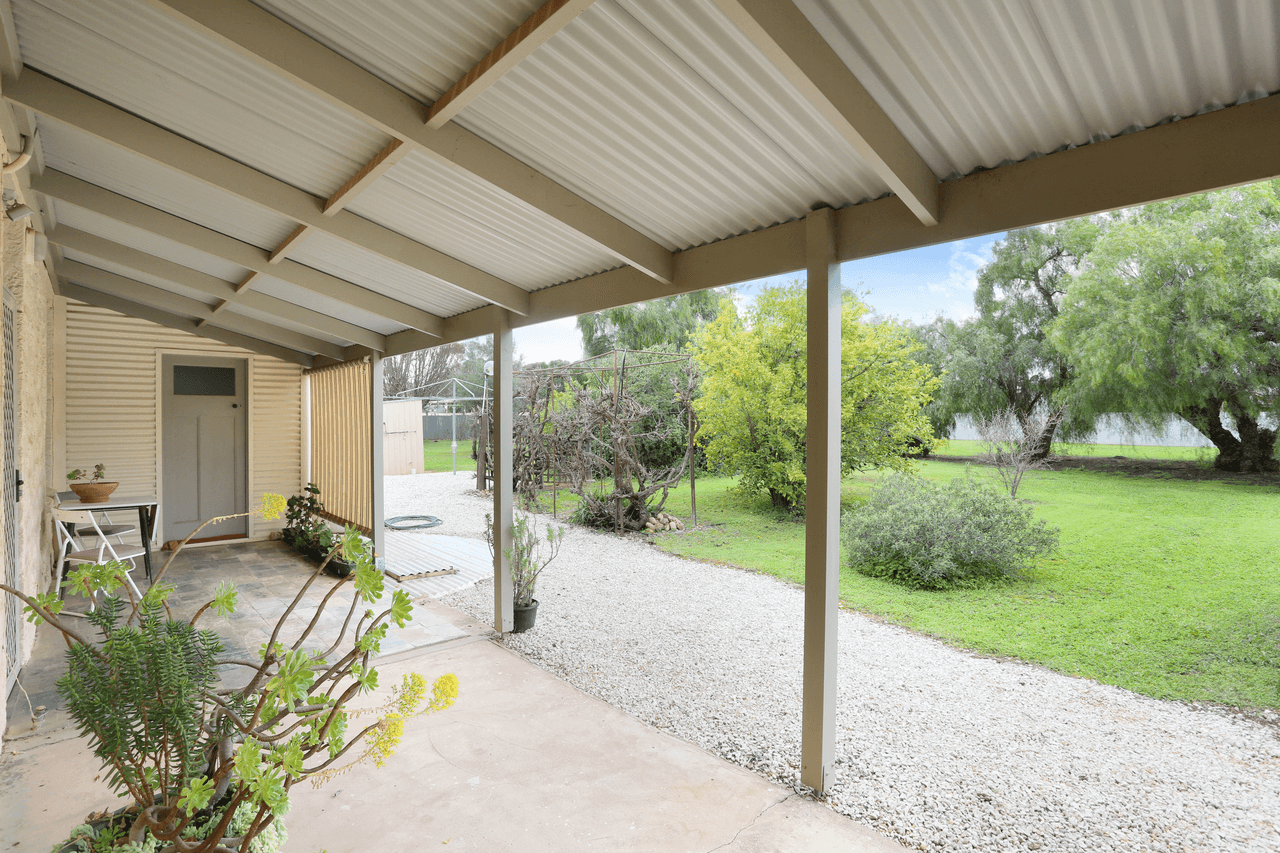 15 Hawker Street, YACKA, SA 5470