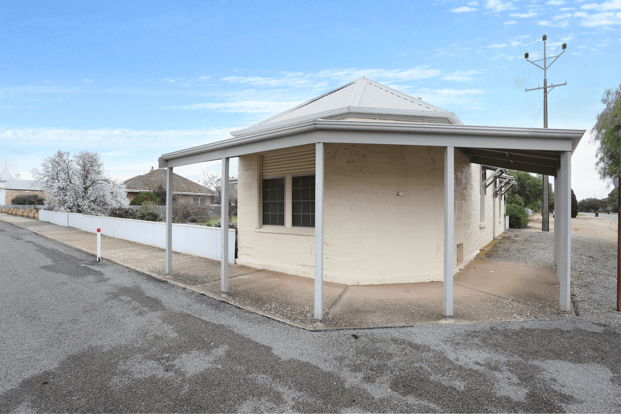 15 Hawker Street, YACKA, SA 5470