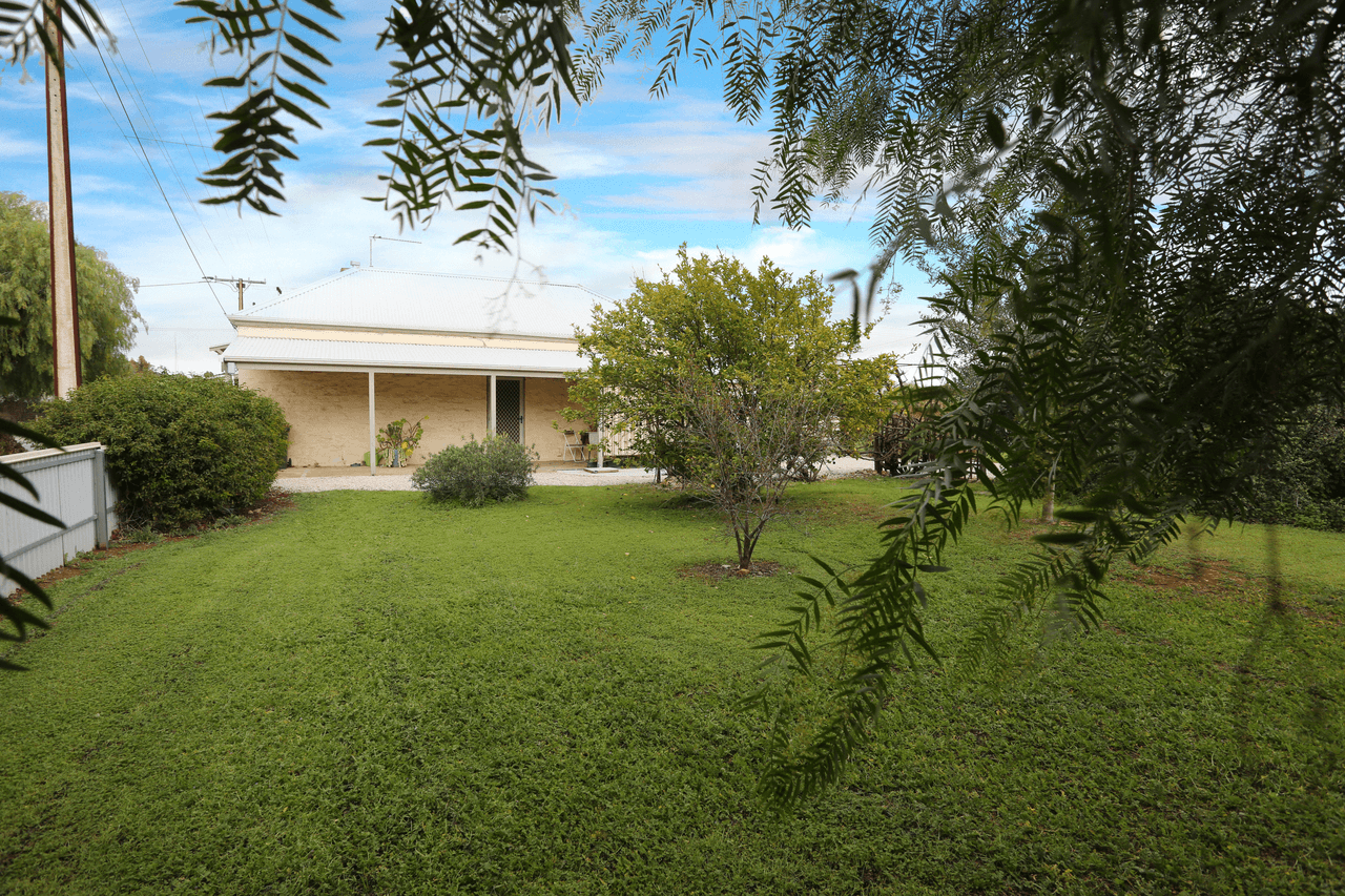 15 Hawker Street, YACKA, SA 5470