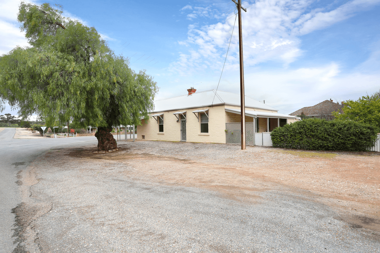 15 Hawker Street, YACKA, SA 5470