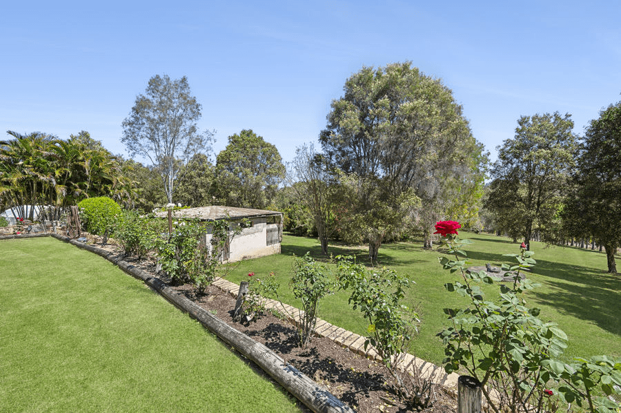 32 Parkland Drive, CHATSWORTH, QLD 4570