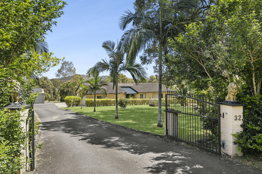 32 Parkland Drive, CHATSWORTH, QLD 4570