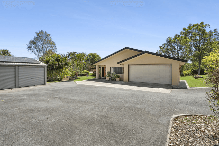 32 Parkland Drive, CHATSWORTH, QLD 4570