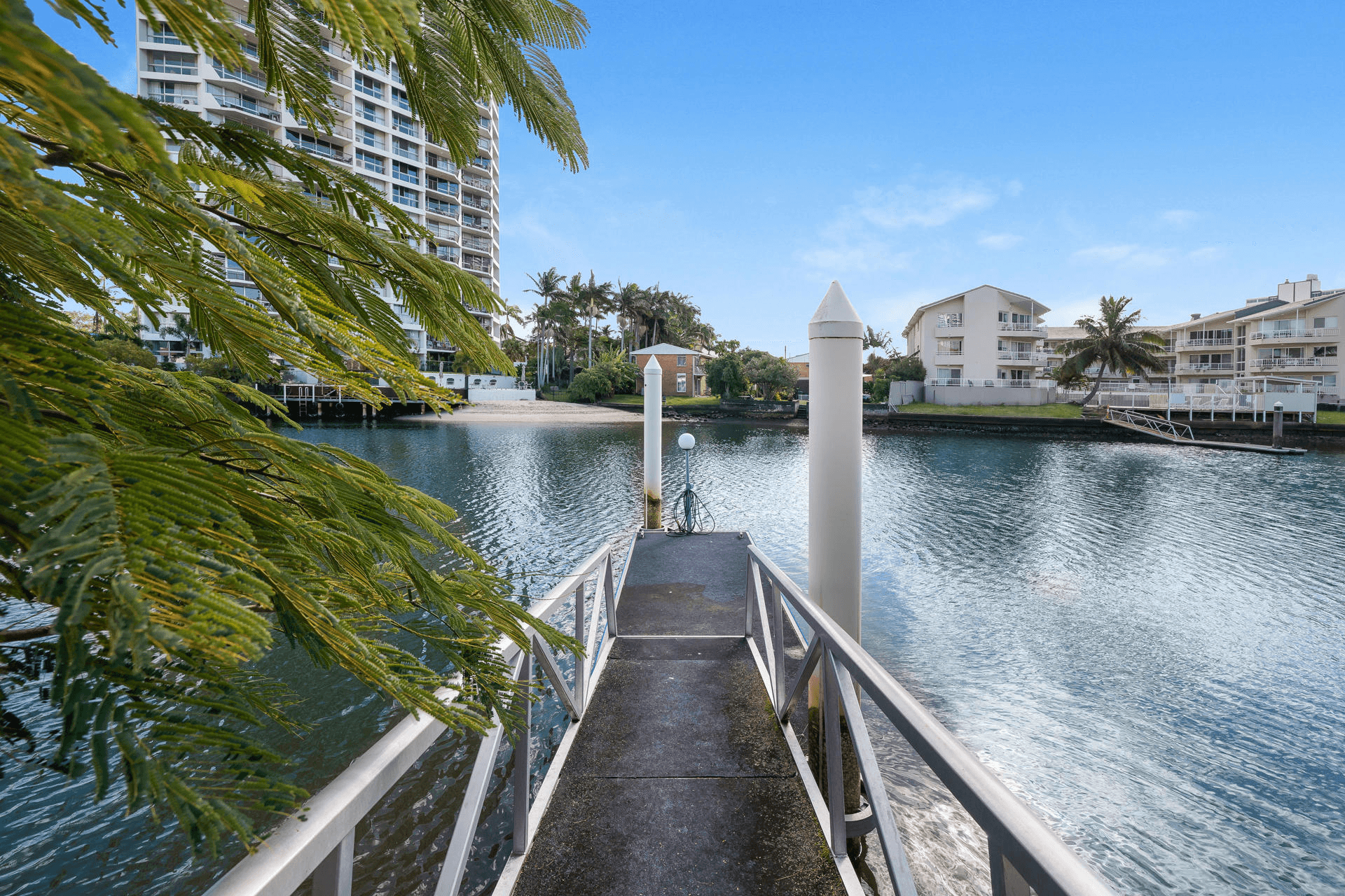 10/16 Paradise Island, Surfers Paradise, QLD 4217