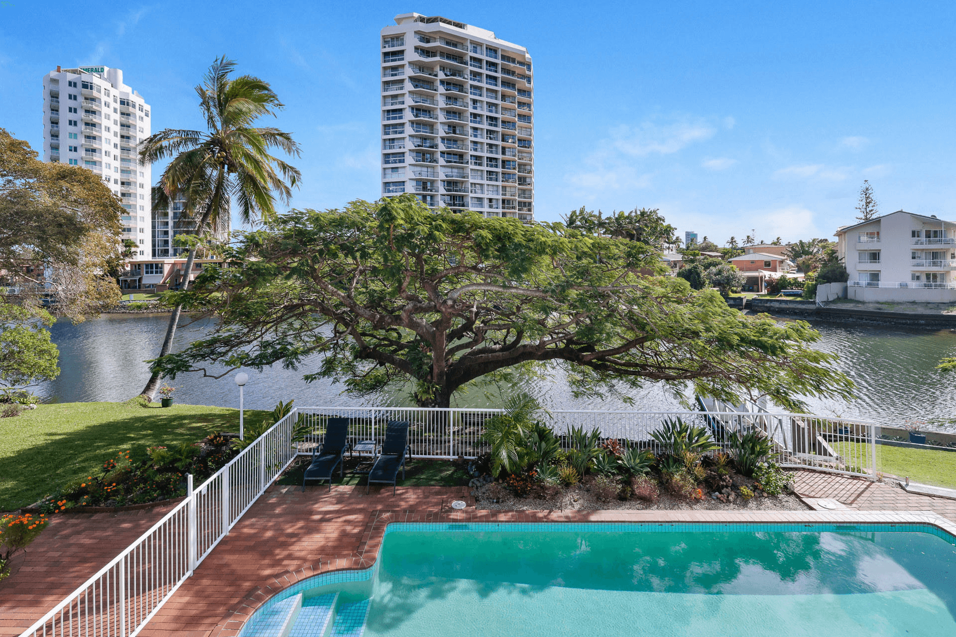 10/16 Paradise Island, Surfers Paradise, QLD 4217