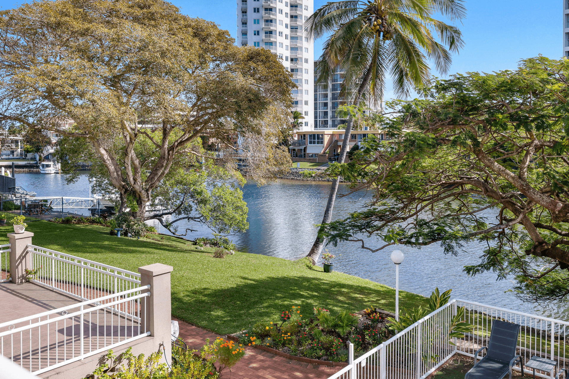 10/16 Paradise Island, Surfers Paradise, QLD 4217