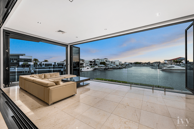 4 King Charles Drive, Sovereign Islands, QLD 4216