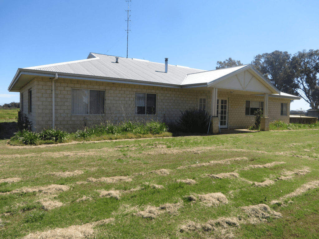 702 Mayfield Road, WAROONA, WA 6215