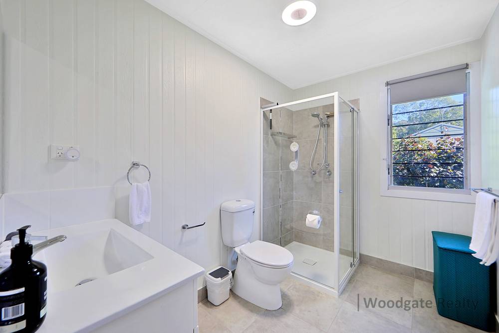 1 WALKERS POINT ESPLANADE, WOODGATE, QLD 4660