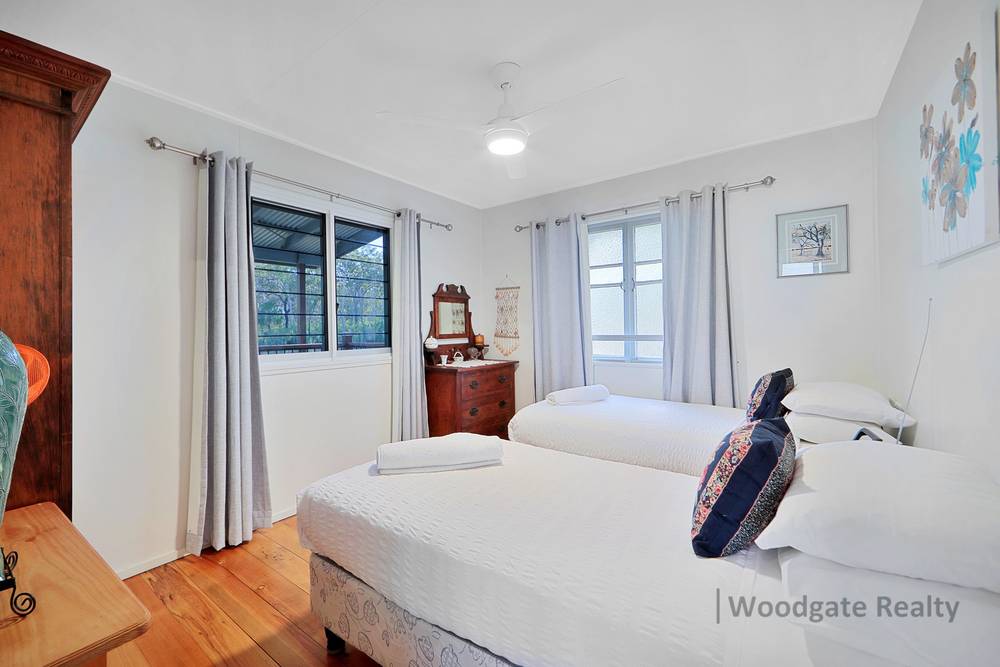1 WALKERS POINT ESPLANADE, WOODGATE, QLD 4660